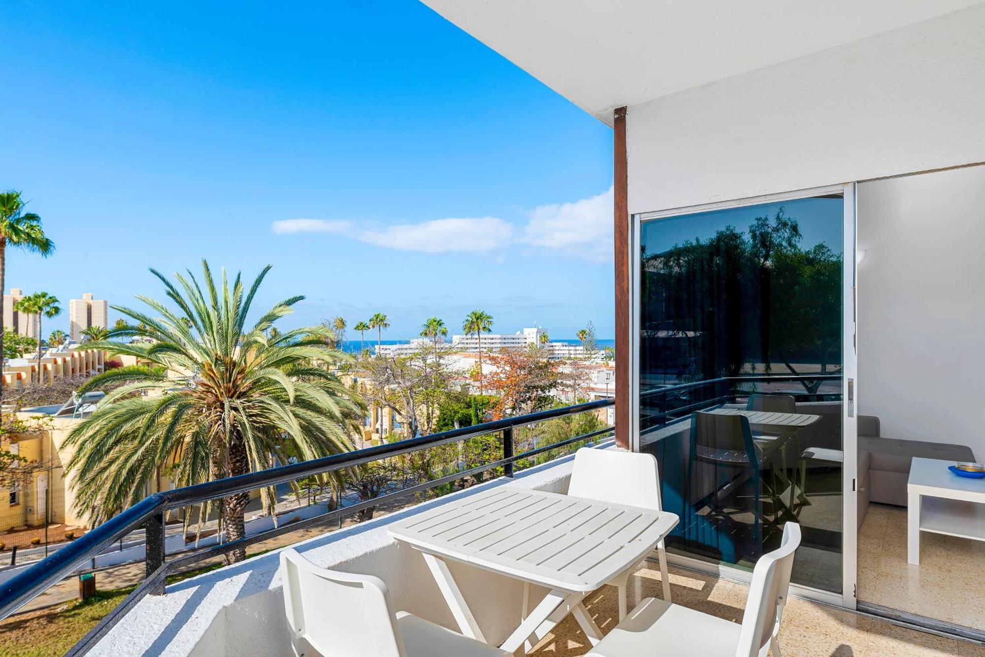 Apartment 2 Bedroom With Seaview *